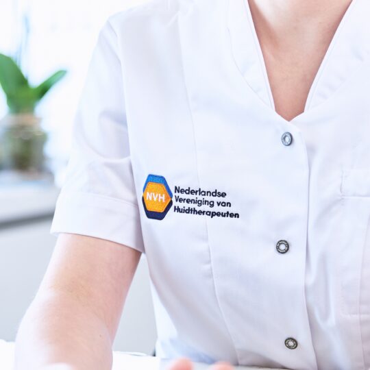 Cosmetische zorg: consument en patiënt nog steeds de dupe - Nederlandse Vereniging van Huidtherapeuten